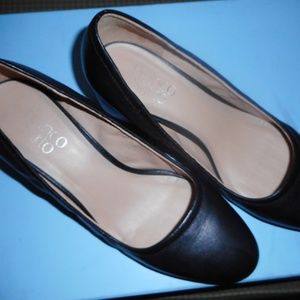 Franco Sarto Low Heel Black Pumps Size 8
